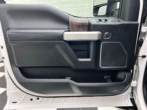 Used 2019 Ford F350 Lariat w/ Lariat Ultimate Package image 11
