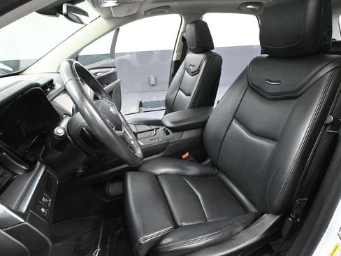 Used 2017 Cadillac XT5 Luxury image 25