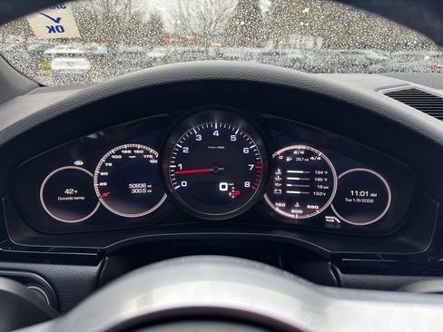 Used 2021 Porsche Cayenne S AWD/4WD image 22