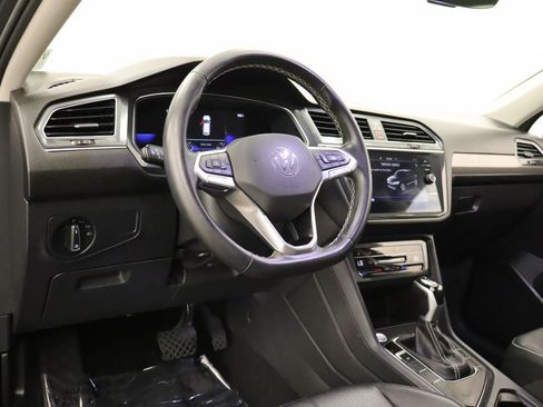 Used 2023 Volkswagen Tiguan SE FWD image 14