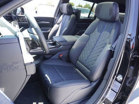 New 2025 Cadillac Escalade IQ Luxury 1 w/ Smart Trailering package image 14