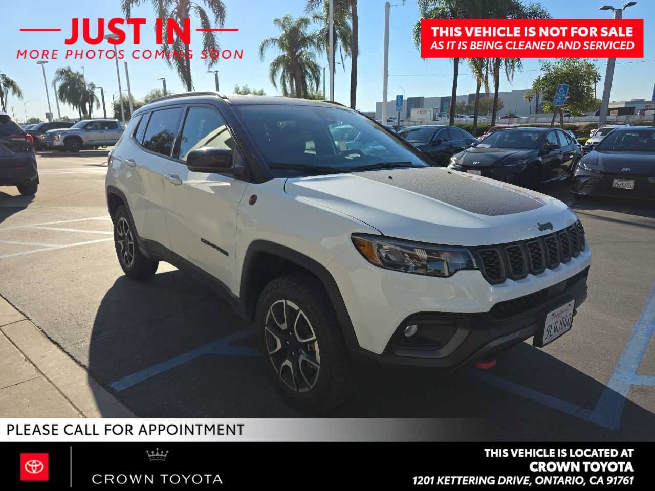 Used 2024 Jeep Compass Trailhawk AWD/4WD image 3
