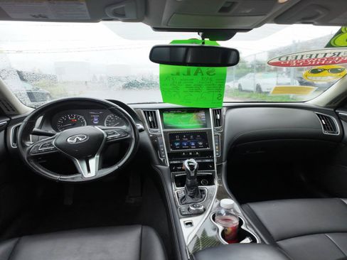 Used 2018 INFINITI Q50 Luxe w/ Essential Package (3.0T Luxe) AWD/4WD image 8