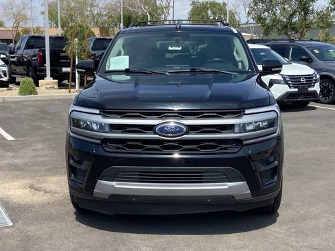 Used 2022 Ford Expedition XLT RWD image 3