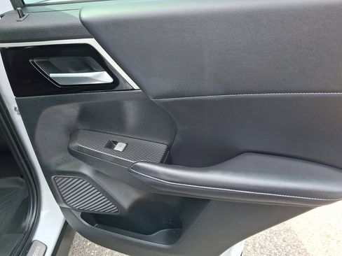 Used 2023 Mitsubishi Outlander SE AWD/4WD image 14