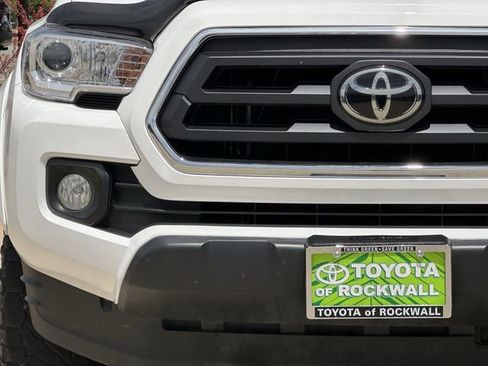 Used 2023 Toyota Tacoma SR5 w/ Technology Package AWD/4WD image 8