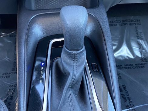 Certified 2025 Toyota Corolla LE image 31