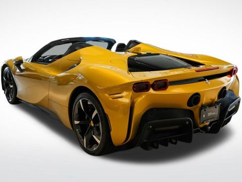 Used 2024 Ferrari SF90 Spider image 3