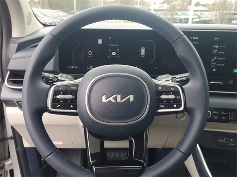 New 2026 Kia Carnival SX image 17