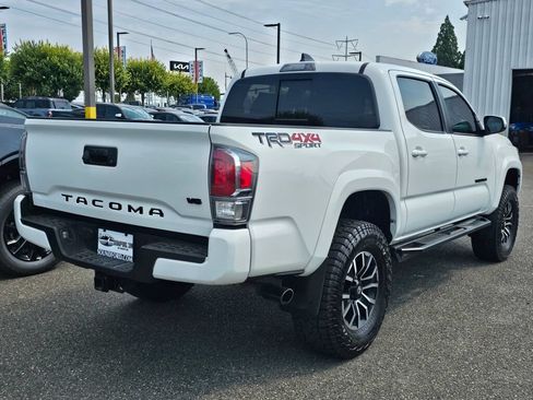 Used 2022 Toyota Tacoma TRD Sport w/ Black Out Package (TMS) AWD/4WD image 5