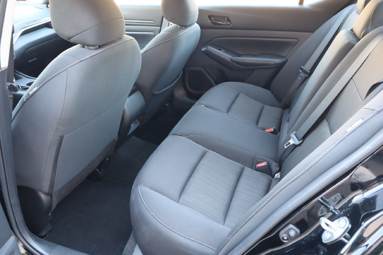 Used 2025 Nissan Altima 2.5 SV FWD image 5