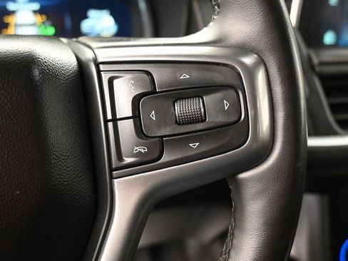 Used 2023 Chevrolet Suburban Premier image 18