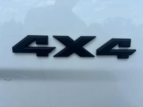 Used 2017 RAM 2500 Tradesman w/ Chrome Appearance Group AWD/4WD image 5