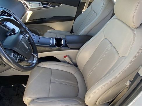 Used 2020 Lincoln Nautilus Reserve w/ Equipment Group 202A image 6