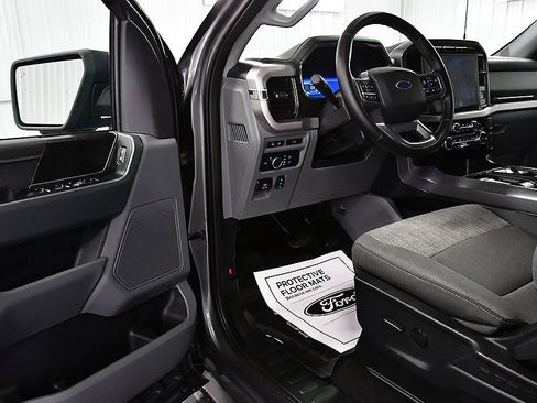 Used 2023 Ford F150 Lightning XLT image 18