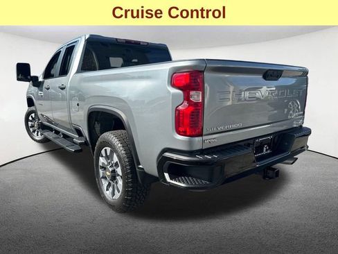 Used 2024 Chevrolet Silverado 2500 Custom w/ Custom Convenience Package image 10