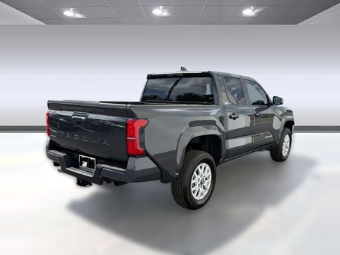 Used 2025 Toyota Tacoma SR5 RWD image 8