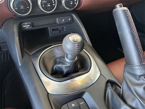 Used 2019 MAZDA MX-5 Miata RF Grand Touring image 25