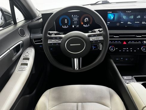 Used 2025 Hyundai Sonata SEL FWD image 13