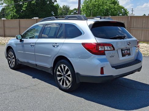 Used 2017 Subaru Outback 2.5i Limited AWD/4WD image 7