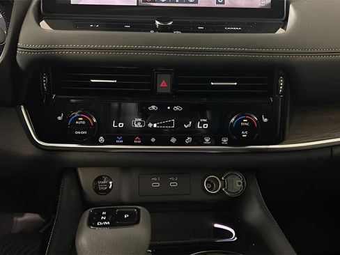 Used 2024 Nissan Rogue Platinum w/ Platinum Premium Package image 28