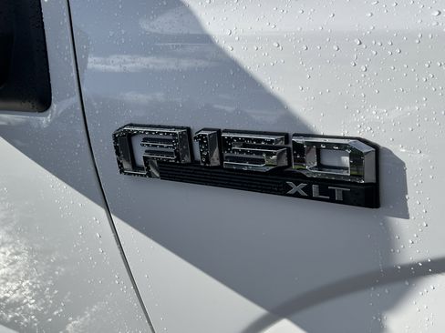 Used 2018 Ford F150 XLT w/ Equipment Group 302A Luxury image 9