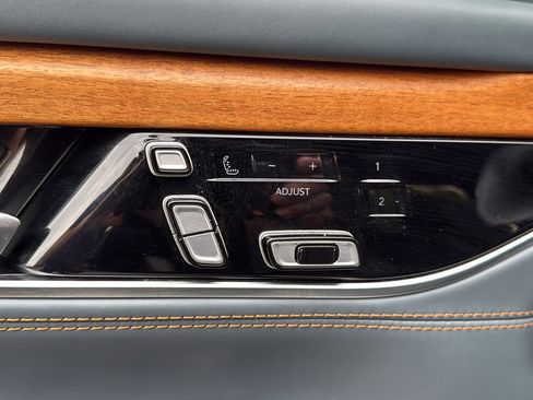 Used 2022 Jeep Grand Wagoneer Series III w/ Rear Seat Video Group 1 image 13