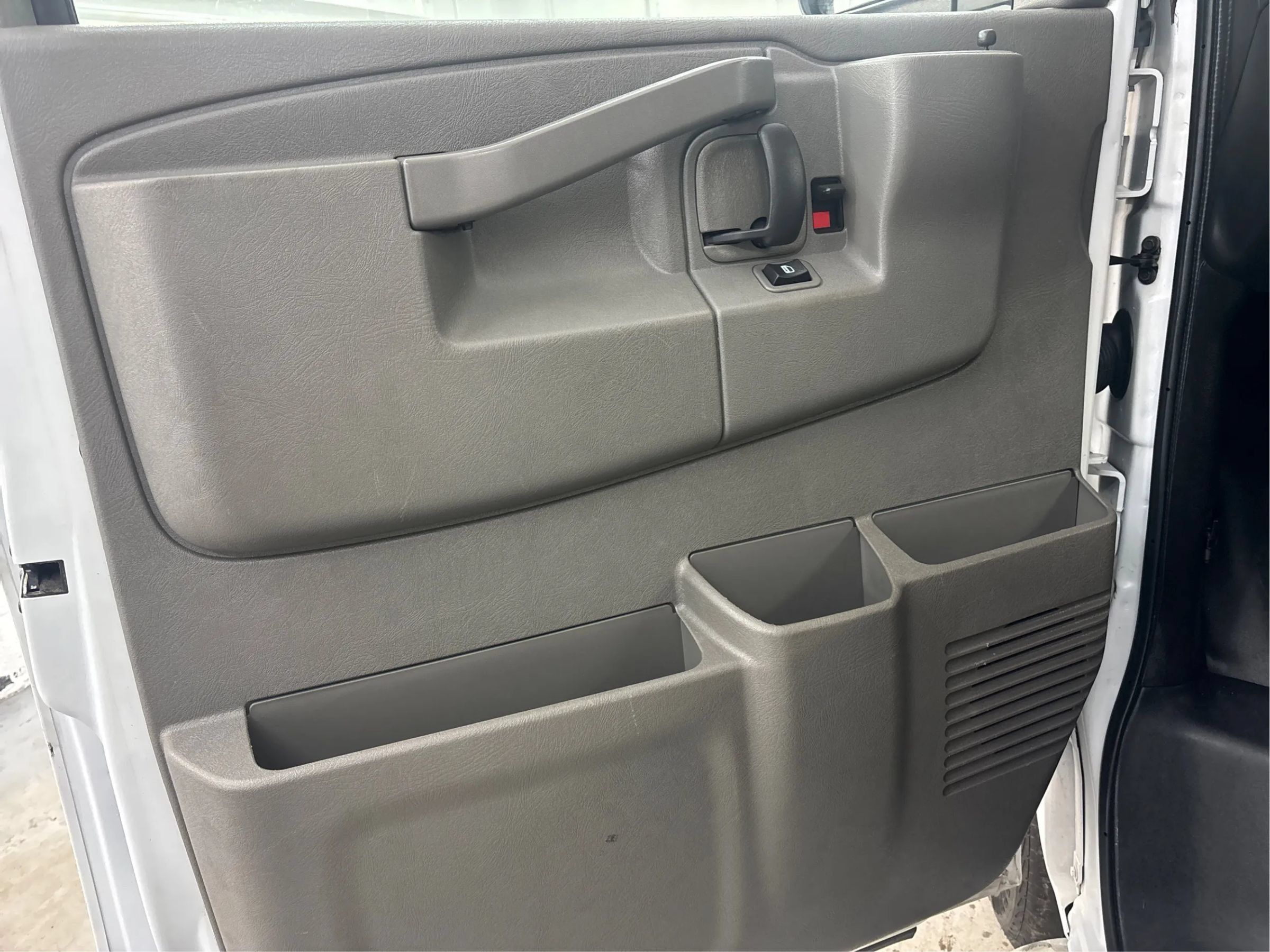 Used 2022 GMC Savana 2500 w/ Driver Convenience Package RWD image 25
