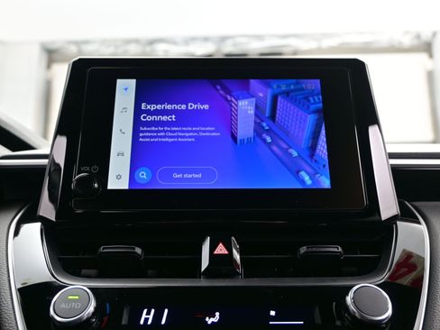 Used 2024 Toyota Corolla Cross SE image 18