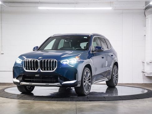 New 2026 BMW X1 xDrive28i w/ Convenience Package AWD/4WD image 3