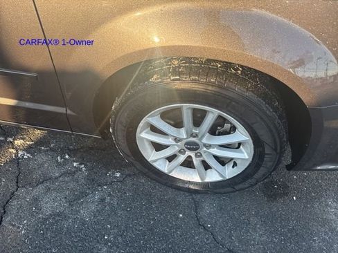 Used 2015 Dodge Grand Caravan SXT image 2