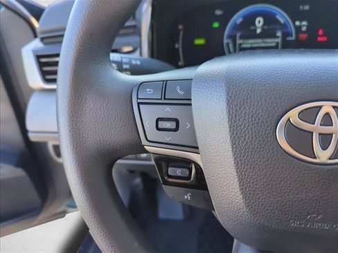 Used 2025 Toyota Camry LE w/ Convenience Package FWD image 15