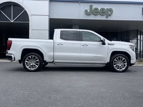 Used 2024 GMC Sierra 1500 Denali w/ Denali Reserve Package AWD/4WD image 3