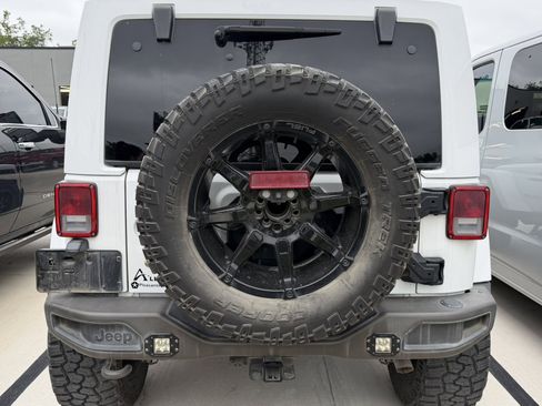 Certified 2016 Jeep Wrangler Unlimited Sahara AWD/4WD image 3