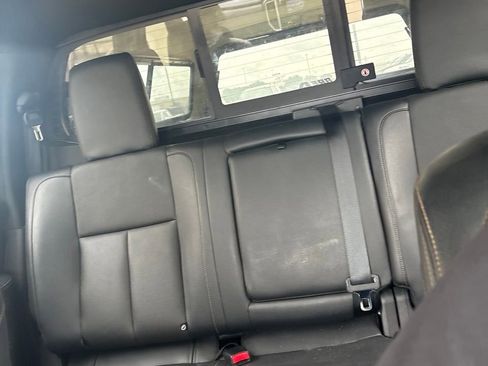 Used 2018 Nissan Titan SL w/ Midnight Edition AWD/4WD image 13
