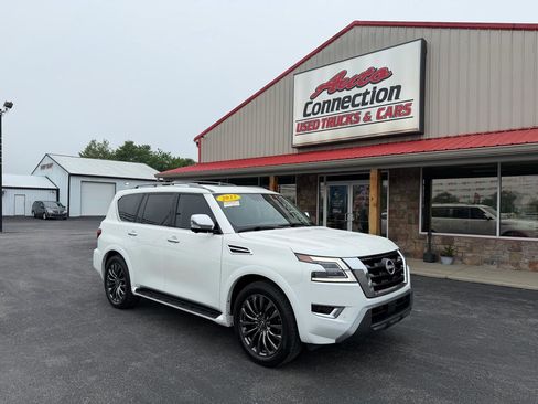 Used 2023 Nissan Armada Platinum w/ Captain's Chairs Package RWD image 1