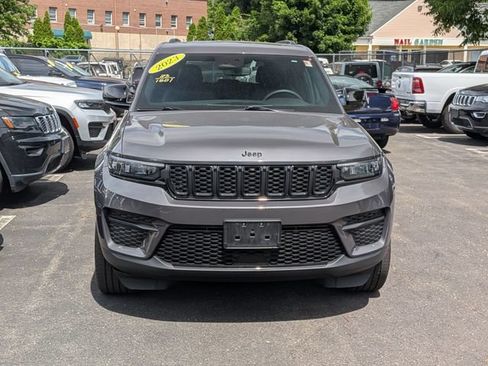 Certified 2023 Jeep Grand Cherokee Altitude AWD/4WD image 8