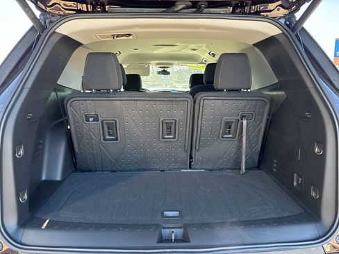 Used 2020 Chevrolet Traverse LT image 36