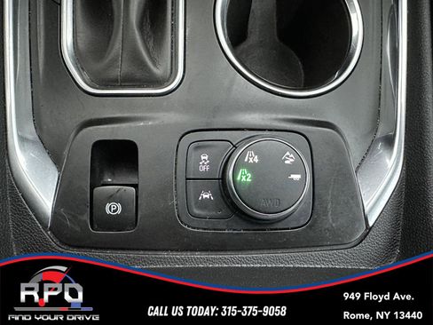 Used 2021 Chevrolet Traverse LT image 37