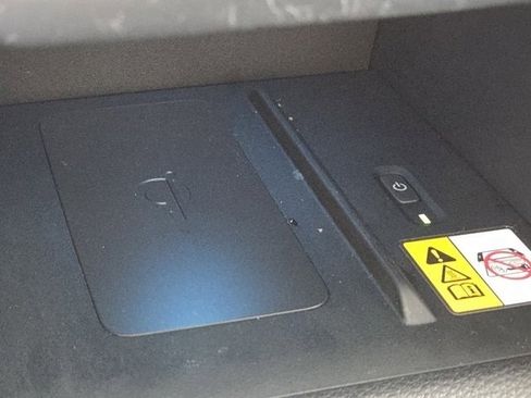 Used 2022 Toyota Corolla Cross XLE image 17