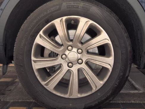 Used 2016 Land Rover Discovery Sport SE AWD/4WD image 7