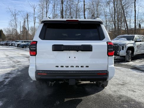 Used 2025 Toyota 4Runner 4WD image 9