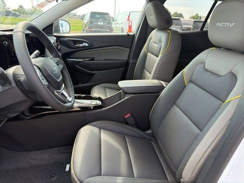 New 2026 Chevrolet Trax ACTIV w/ Driver Confidence Package FWD image 17