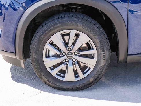 Used 2024 Nissan Pathfinder SV FWD image 10