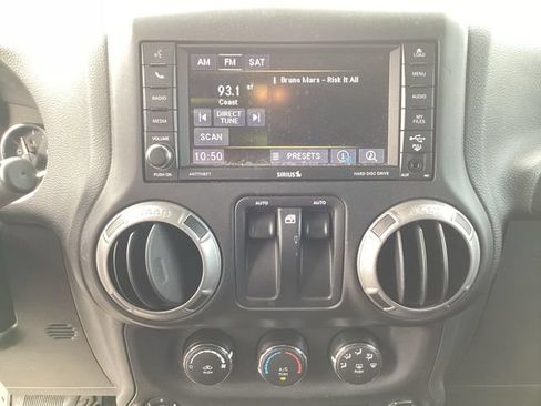 Used 2017 Jeep Wrangler Sport AWD/4WD image 10