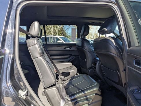 Used 2024 Jeep Grand Cherokee L Limited w/ Luxury Tech Group II image 31