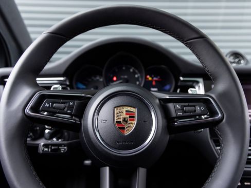 Certified 2026 Porsche Macan AWD/4WD image 14