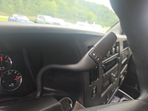 New 2025 Chevrolet Express 2500 RWD image 22