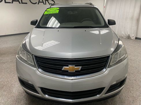 Used 2017 Chevrolet Traverse LS image 2
