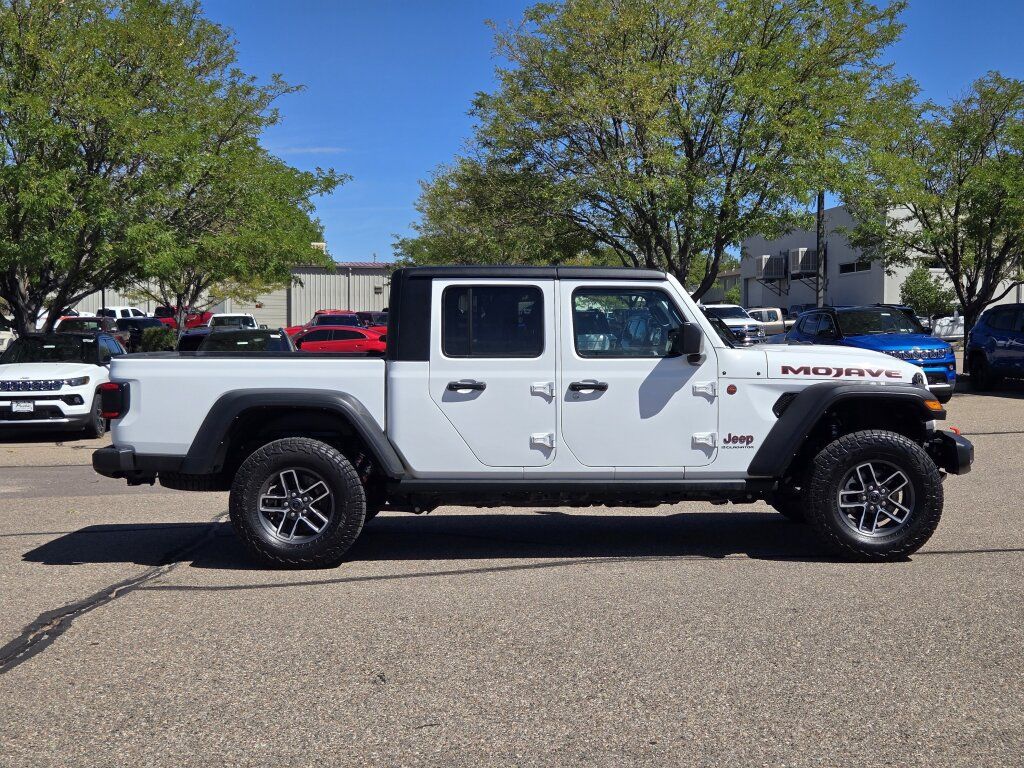 Used 2024 Jeep Gladiator Mojave AWD/4WD image 2